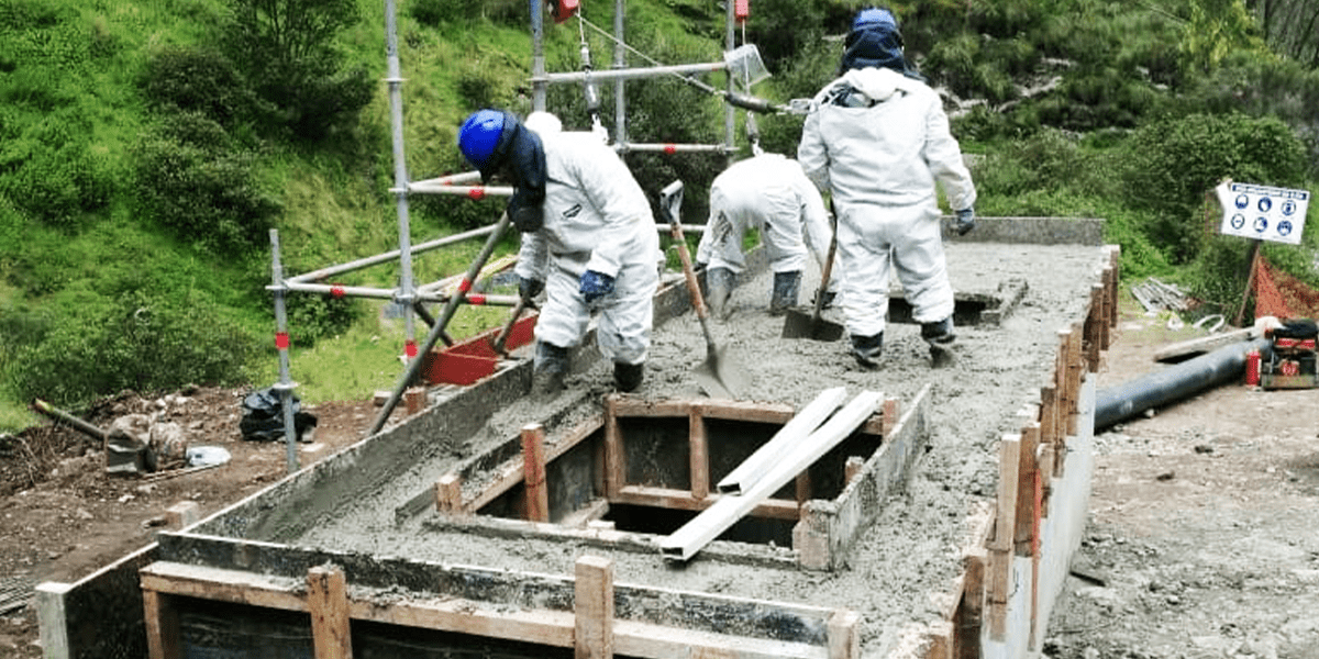 TENDIDO DE CONCRETO
EN CAJA DISIPADORA