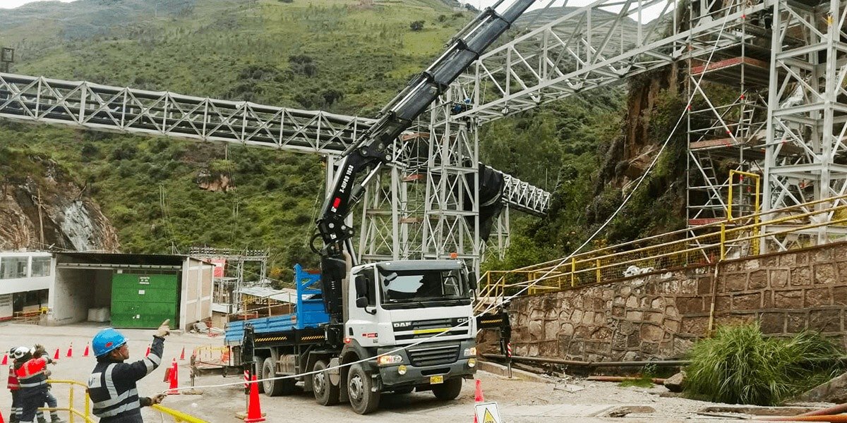 IZAJE DE PIPE RACK PARA TUBERÍA HDPE DE Φ 14